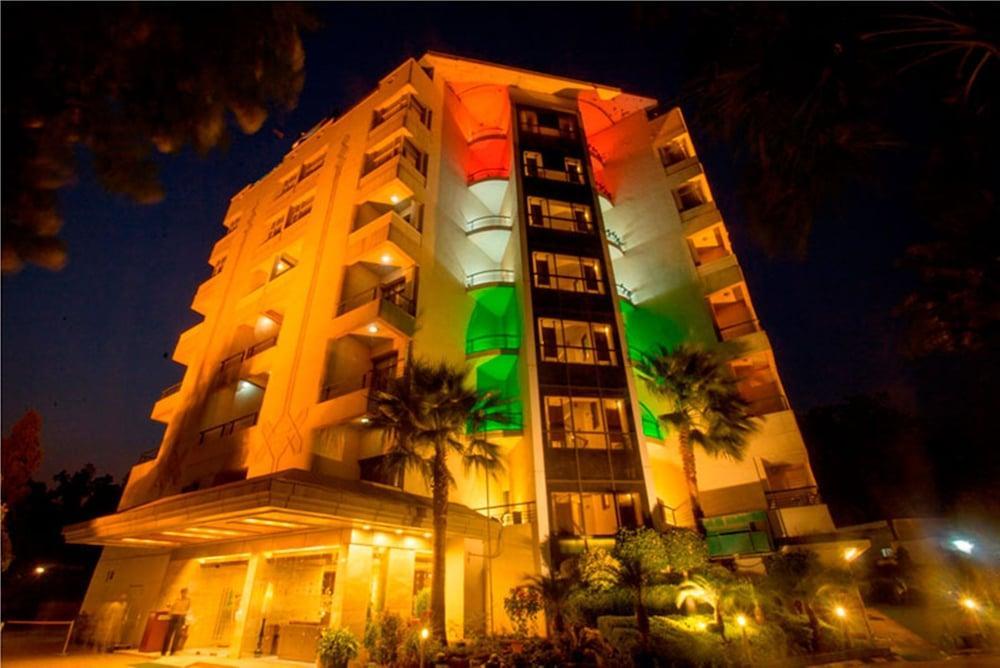 Country Inn & Suites Haridwar Exterior photo