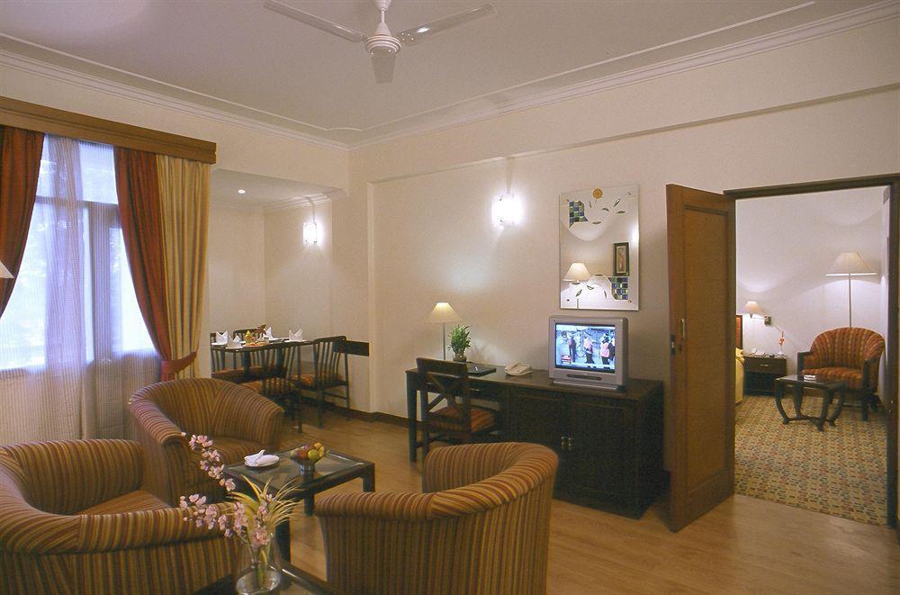 Country Inn & Suites Haridwar Room photo